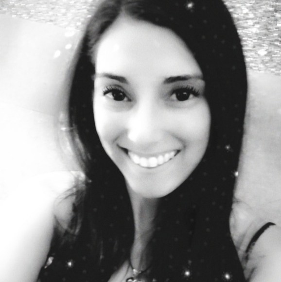 Meet your Posher, Drea - Picture 1 of 2